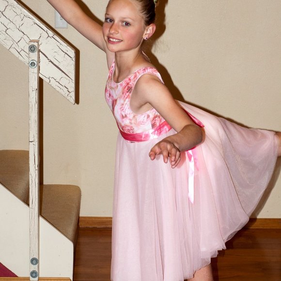 Beautiful dance dress size 10 - Picture 1 of 7